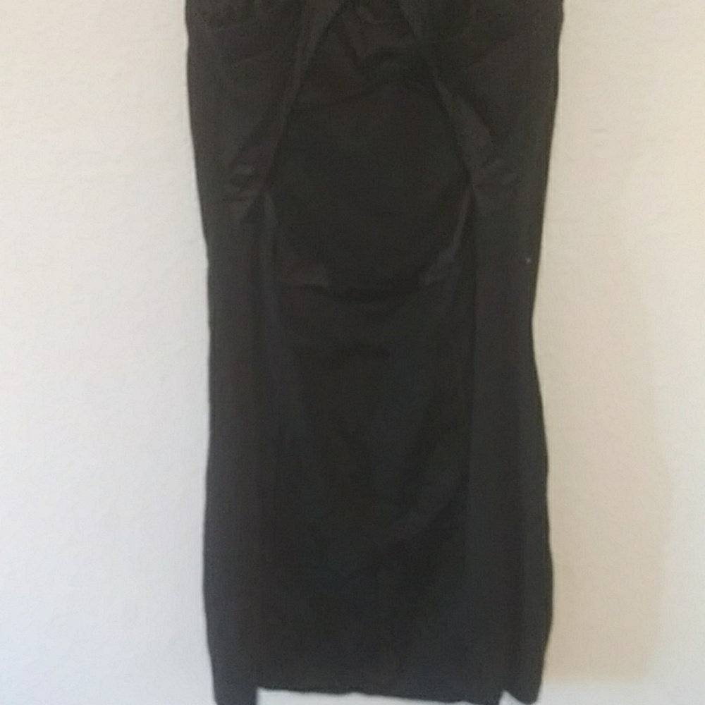 Dress - Picture 3 of 4